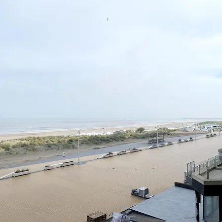 In By The Beach, Cleaning Included *